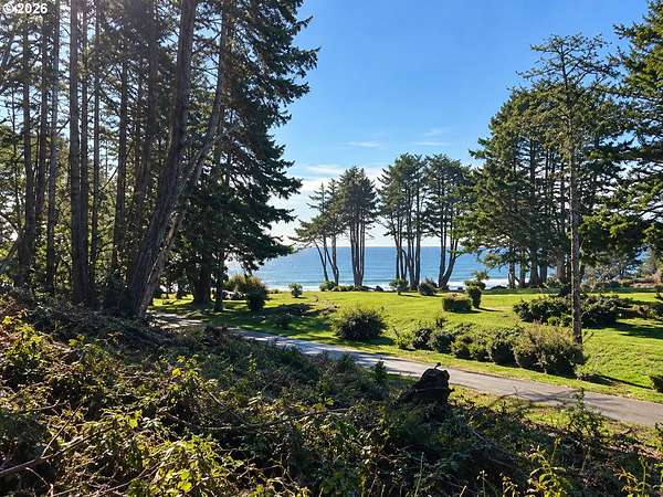 0.25 Acres of Residential Land for Sale in Brookings, Oregon