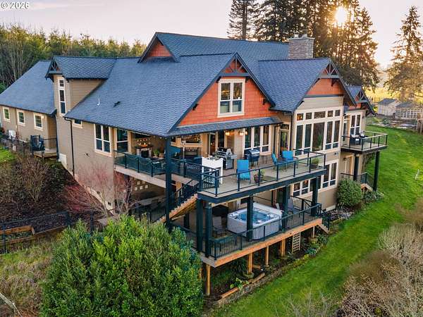 14.7 Acres of Land with Home for Sale in Scotts Mills, Oregon