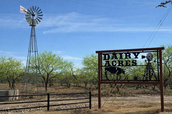 1.28 Acres of Residential Land for Sale in Pleasanton, Texas