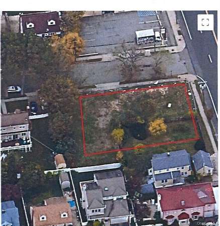 0.2 Acres of Commercial Land for Sale in Albertson, New York