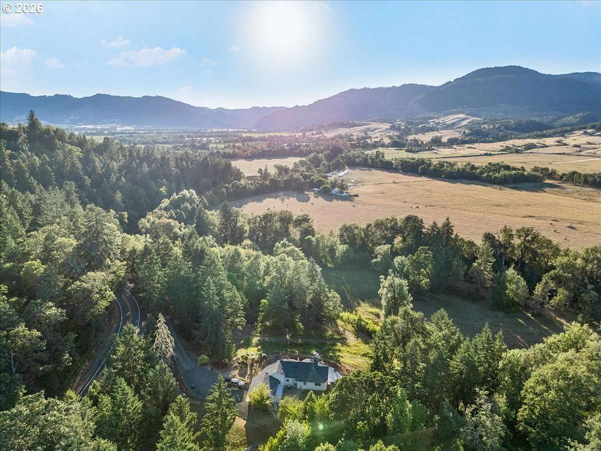 10 Acres of Land with Home for Sale in Roseburg, Oregon