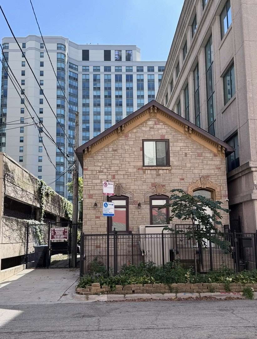 0.25 Acres of Mixed-Use Land for Sale in Chicago, Illinois