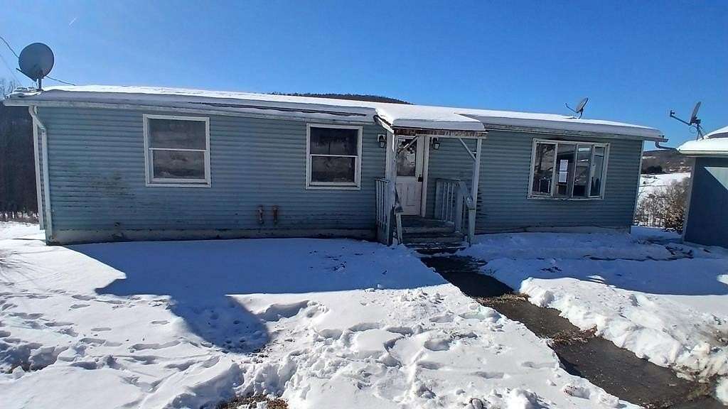 8.88 Acres of Residential Land with Home for Sale in Athens, Pennsylvania