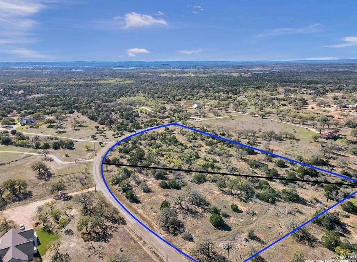 5 Acres of Residential Land for Sale in Kingsland, Texas