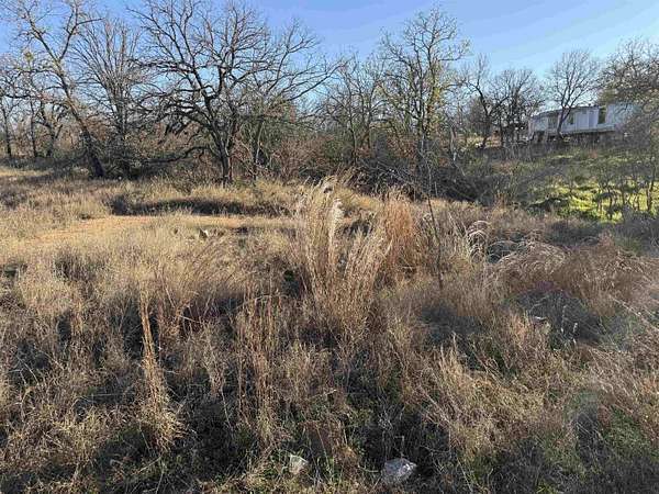 2.5 Acres of Residential Land for Sale in Kingsland, Texas