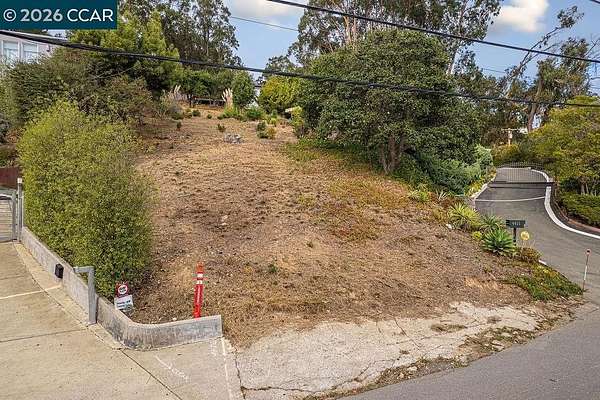 0.17 Acres of Residential Land for Sale in Oakland, California