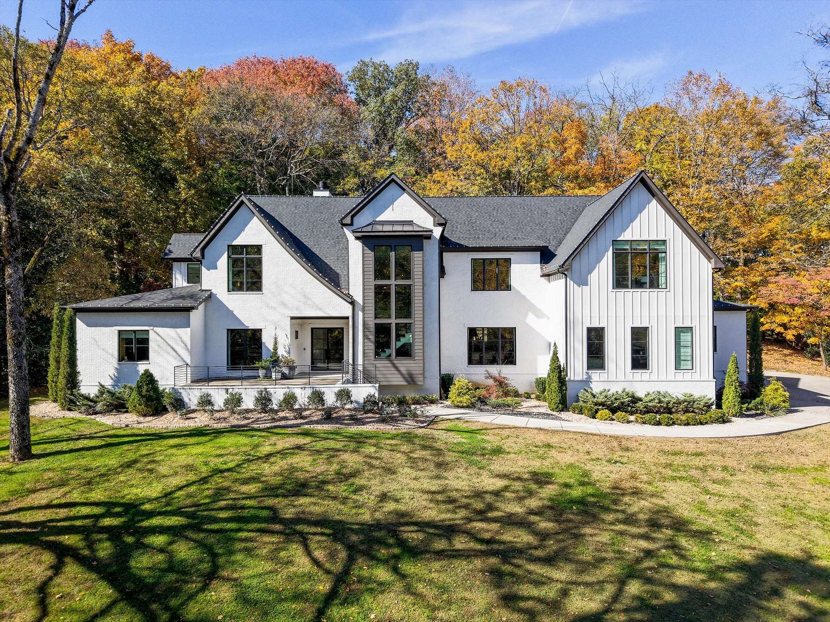 2.42 Acres of Land with Home for Sale in Nashville, Tennessee