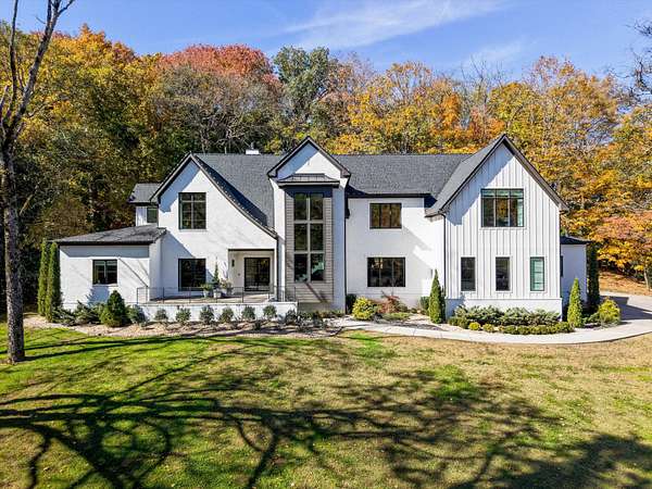 2.42 Acres of Land with Home for Sale in Nashville, Tennessee