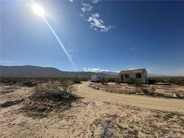 2.5 Acres of Residential Land with Home for Sale in Johnson Valley, California