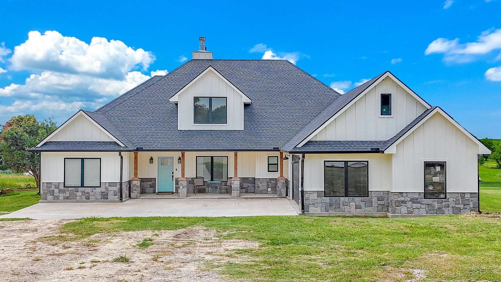2.84 Acres of Land with Home for Sale in Corsicana, Texas