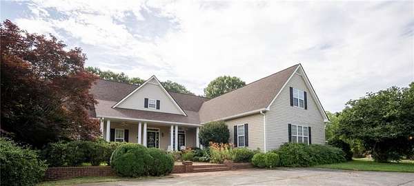 8 Acres of Land with Home for Sale in Carrollton, Georgia