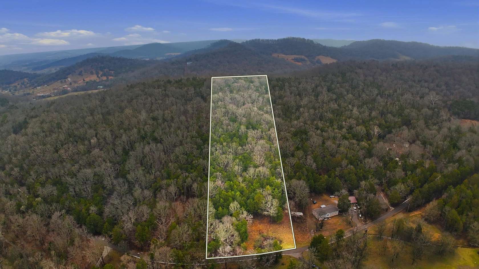 5 Acres of Land for Sale in Hartsville, Tennessee