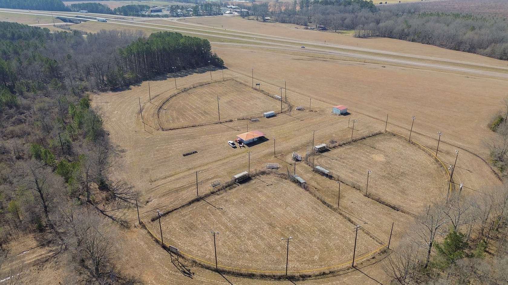 21 Acres of Recreational Land for Sale in Aberdeen, Mississippi