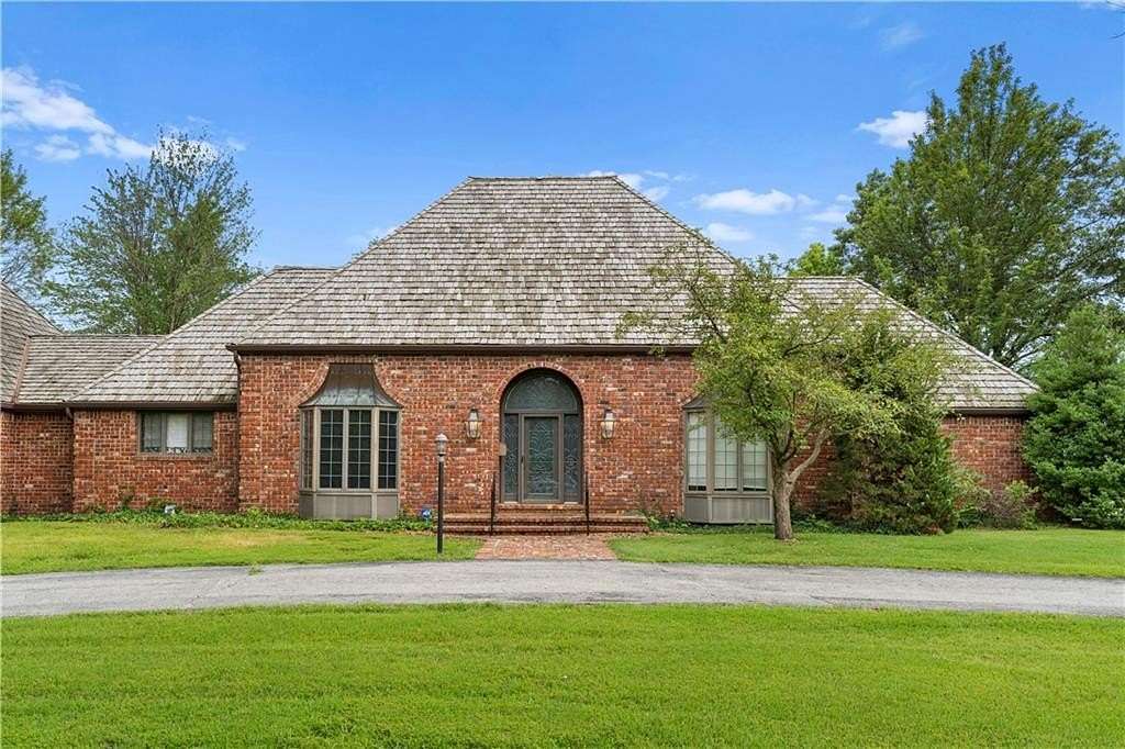 2.3 Acres of Residential Land with Home for Sale in Nevada, Missouri