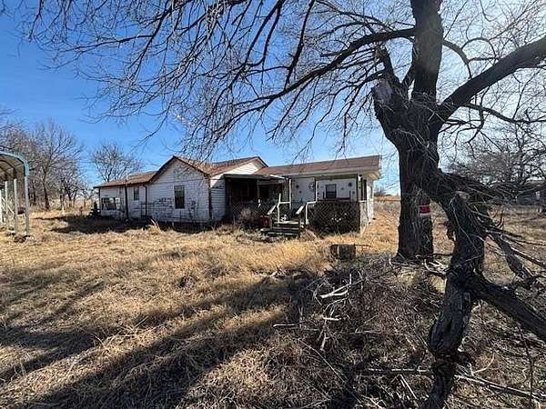 10 Acres of Land with Home for Sale in Elmore City, Oklahoma