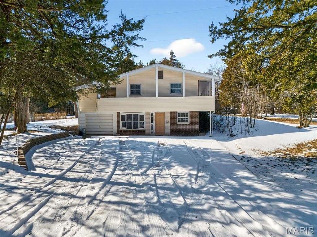 3.65 Acres of Residential Land with Home for Sale in Wright City, Missouri