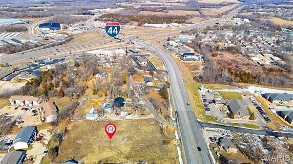 1.5 Acres of Mixed-Use Land for Lease in St. Clair, Missouri