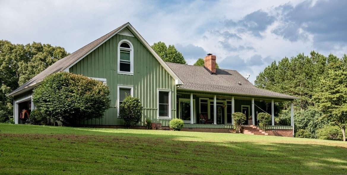 19.3 Acres of Land with Home for Sale in Lawrenceburg, Tennessee