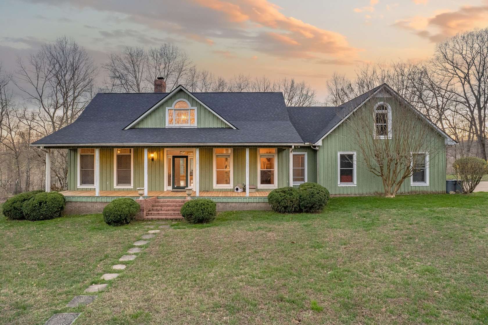 19.3 Acres of Land with Home for Sale in Lawrenceburg, Tennessee