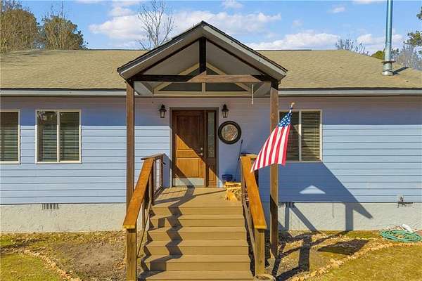 4 Acres of Land with Home for Sale in Carnesville, Georgia