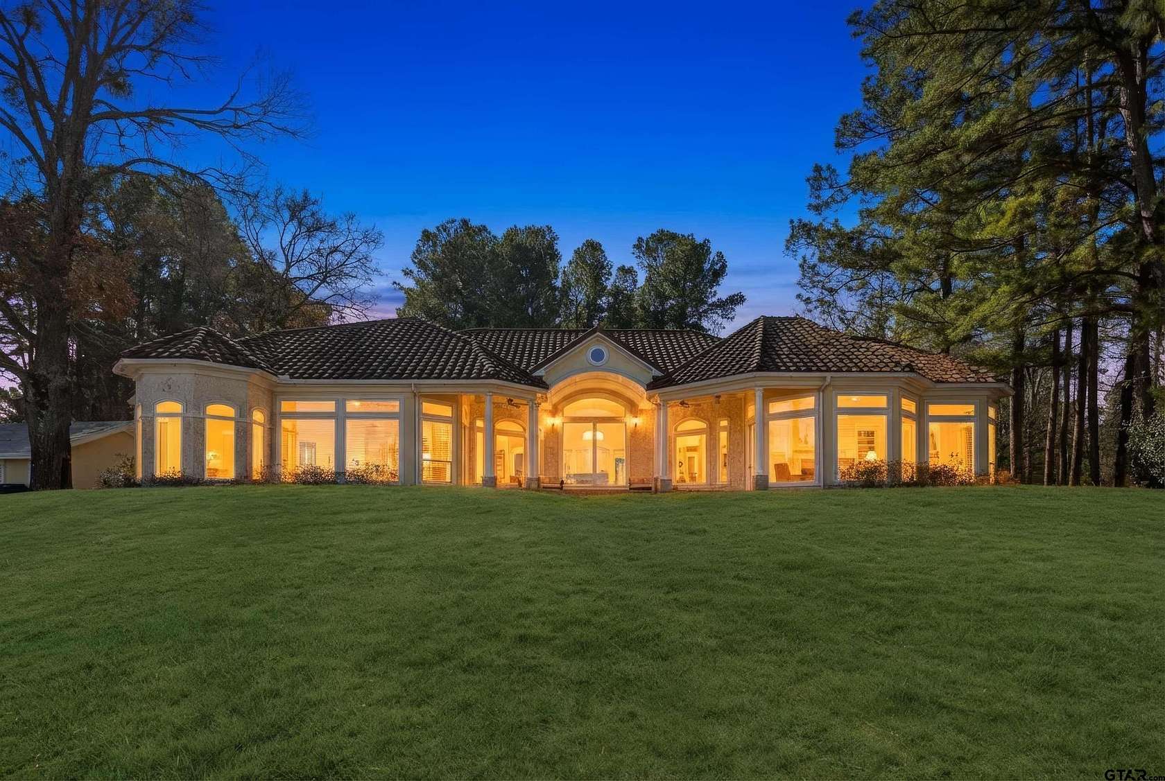 10.4 Acres of Land with Home for Sale in Frankston, Texas