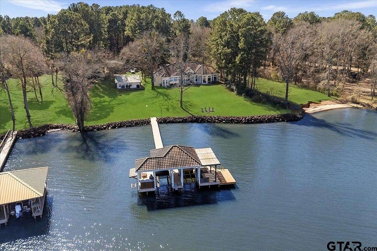 10.4 Acres of Land with Home for Sale in Frankston, Texas