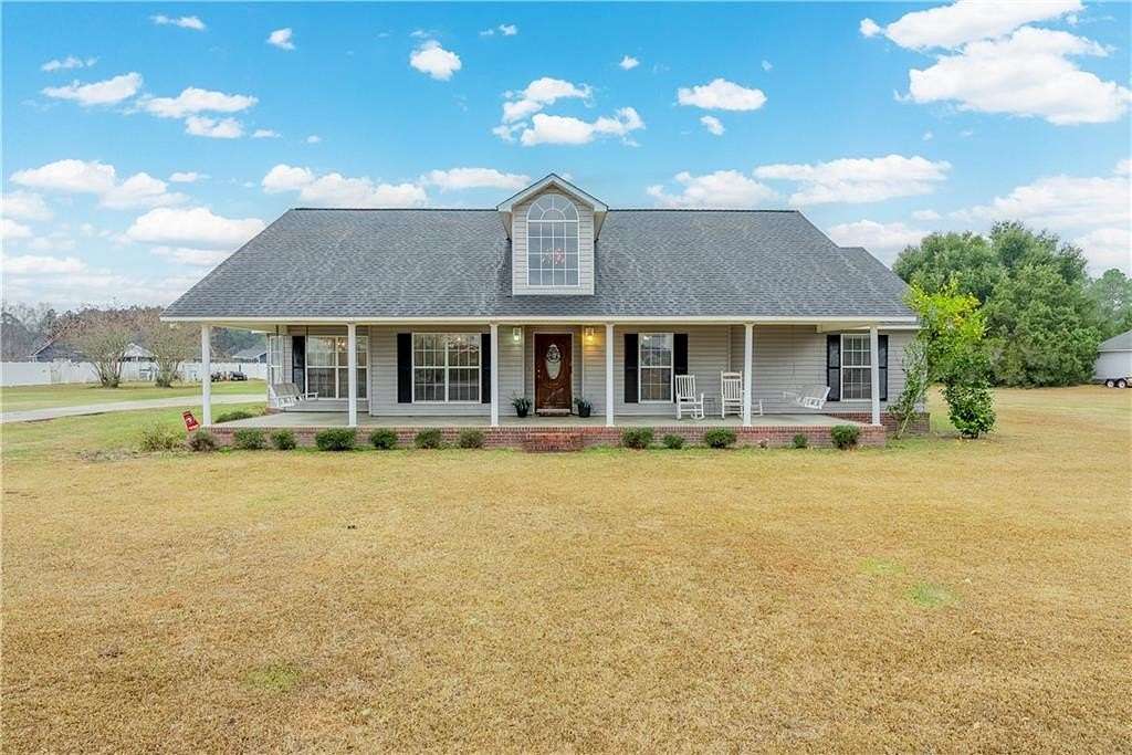 1.5 Acres of Residential Land with Home for Sale in Waycross, Georgia