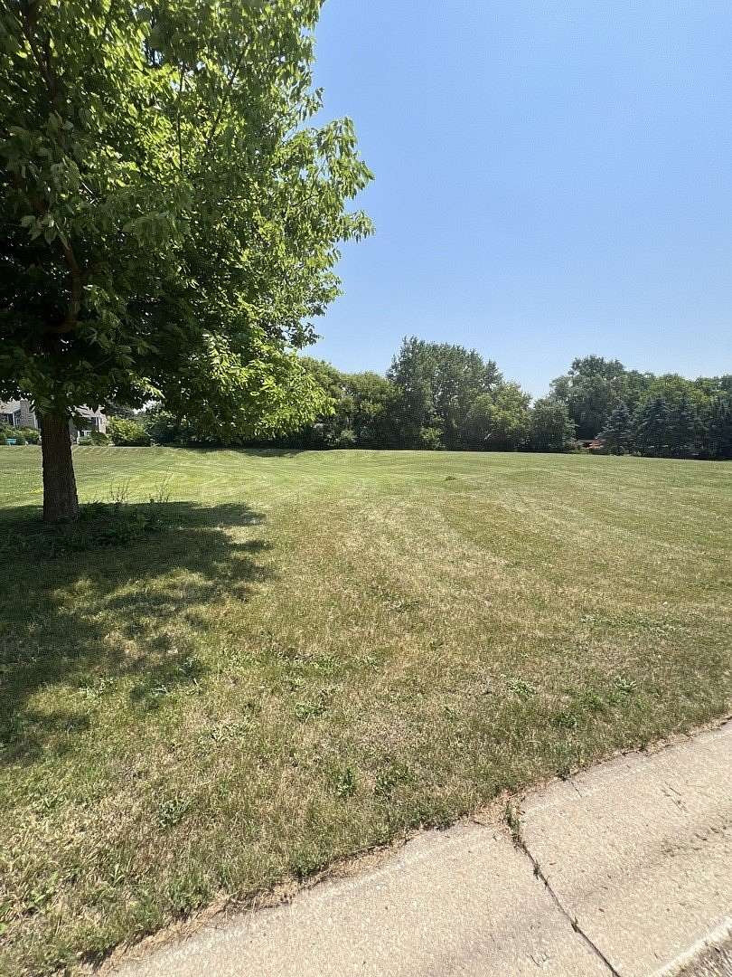 0.92 Acres of Residential Land for Sale in Lakewood, Illinois
