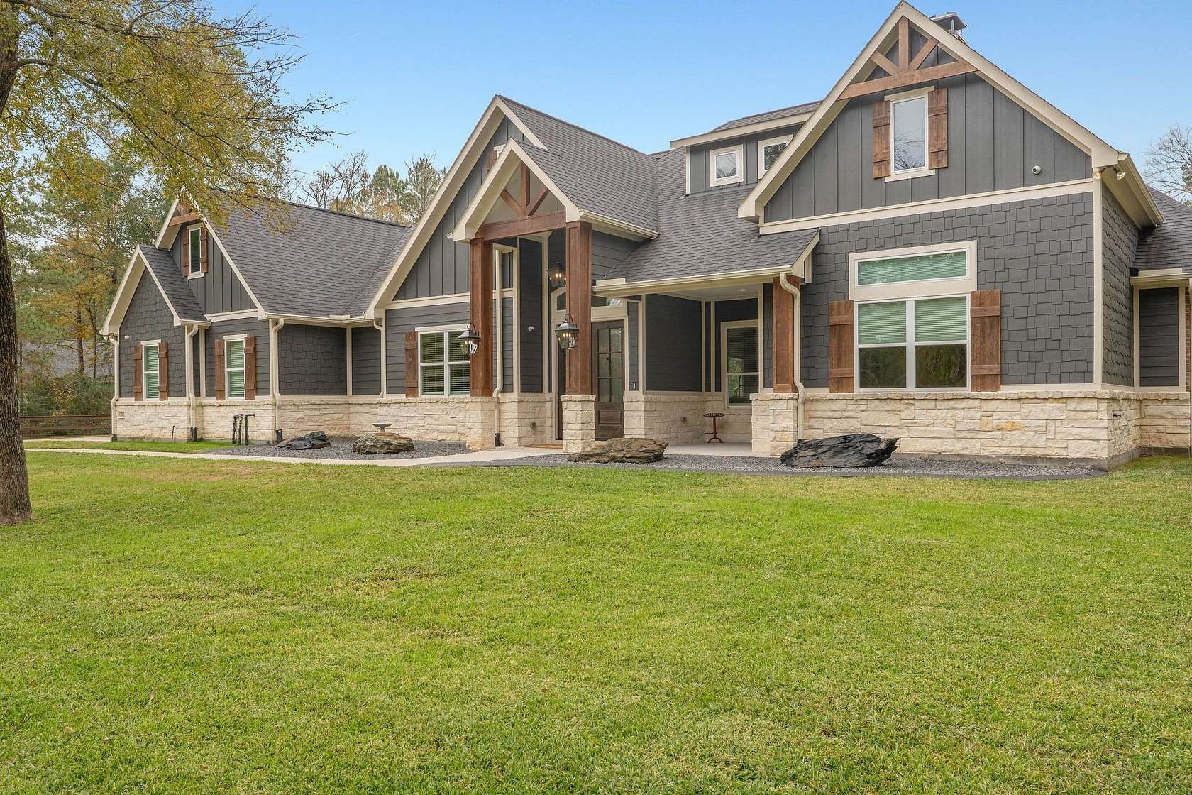 2.67 Acres of Residential Land with Home for Sale in Huntsville, Texas