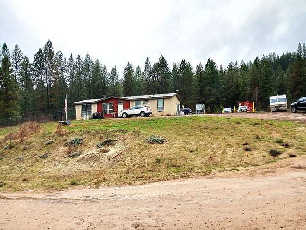 21 Acres of Land with Home for Sale in Inchelium, Washington