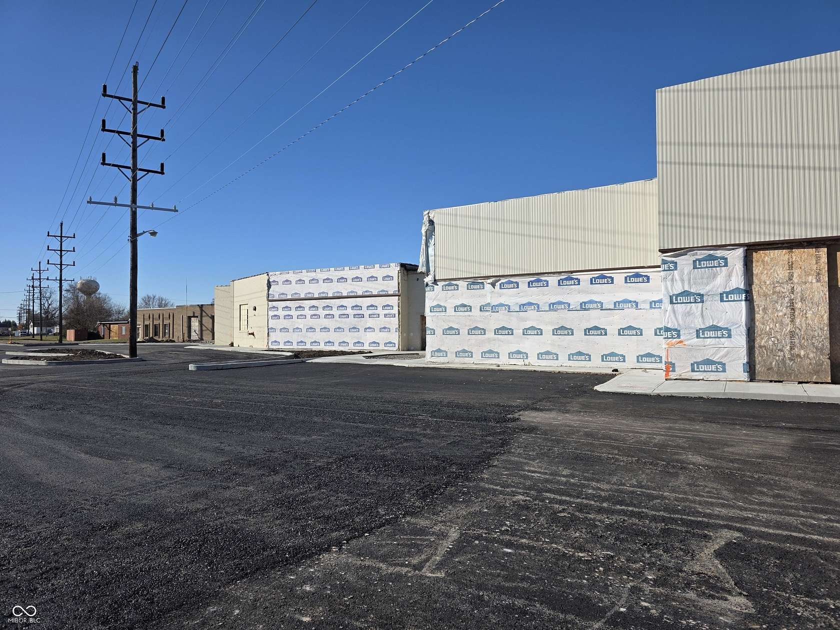 2.5 Acres of Improved Commercial Land for Lease in Columbus, Indiana