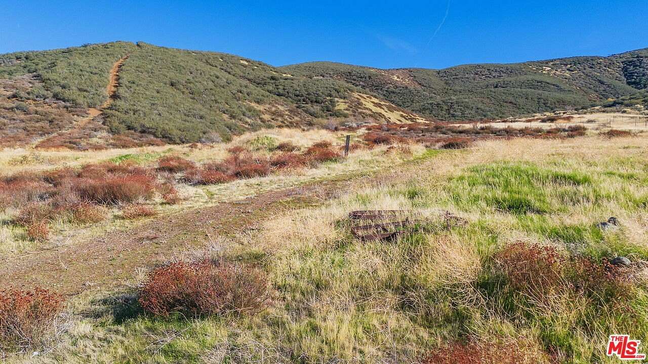 10.1 Acres of Land for Sale in Leona Valley, California