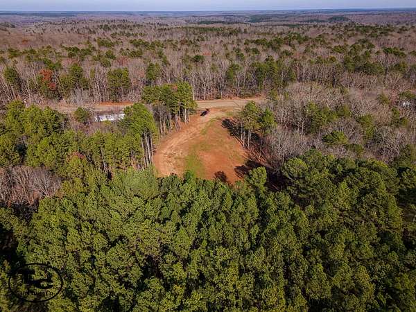 131 Acres of Land for Sale in Savannah, Tennessee