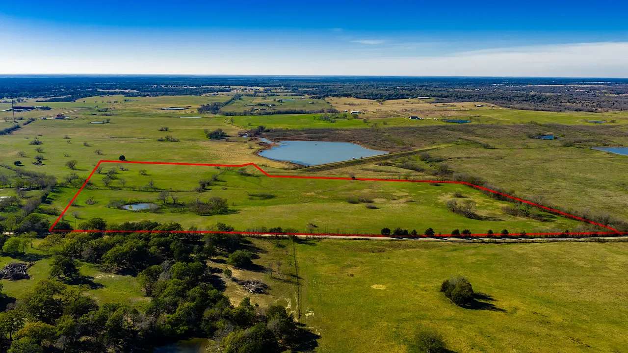 30.7 Acres of Agricultural Land for Sale in Kemp, Texas