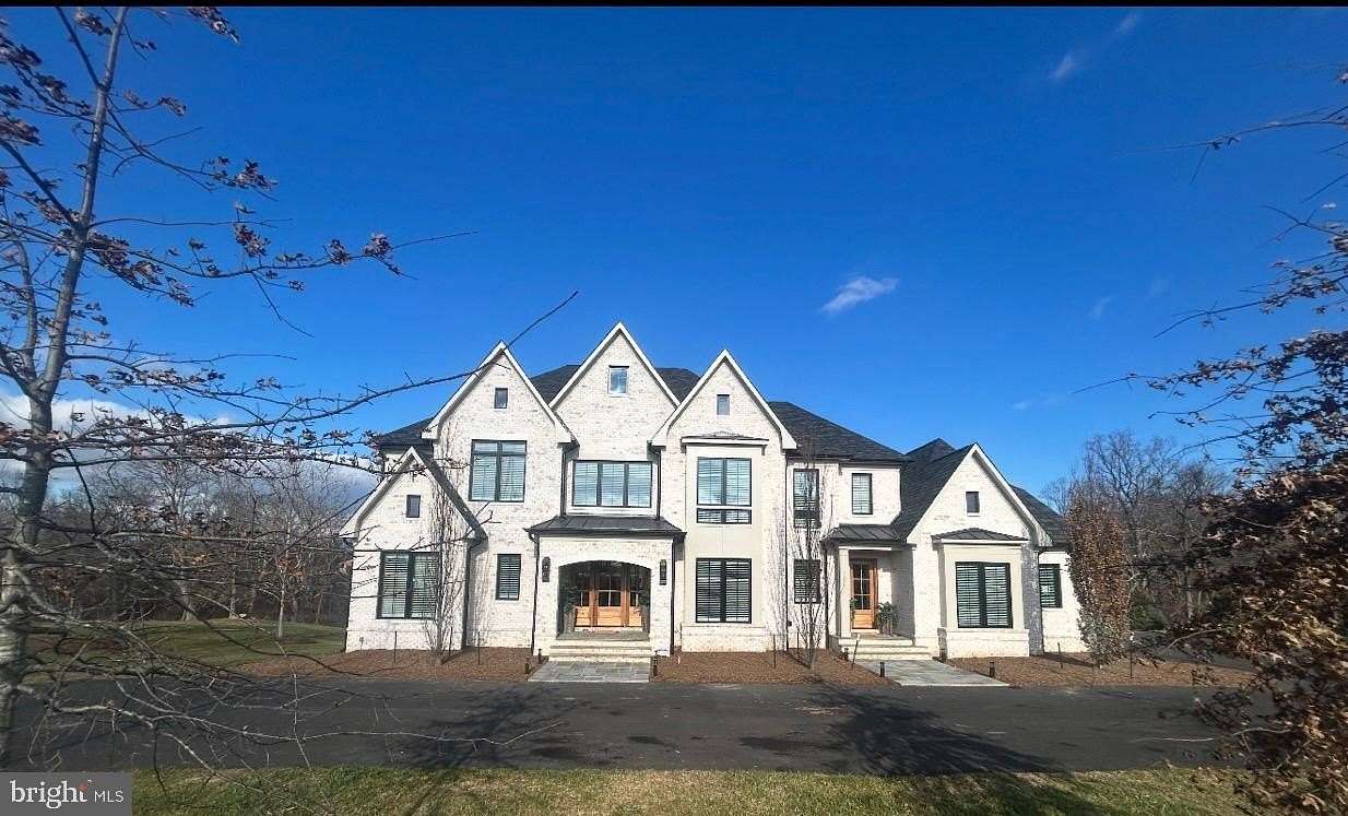 3.9 Acres of Residential Land with Home for Sale in Middleburg, Virginia