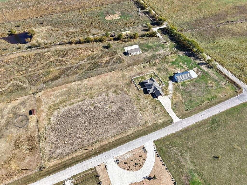 3.19 Acres of Residential Land with Home for Sale in Decatur, Texas