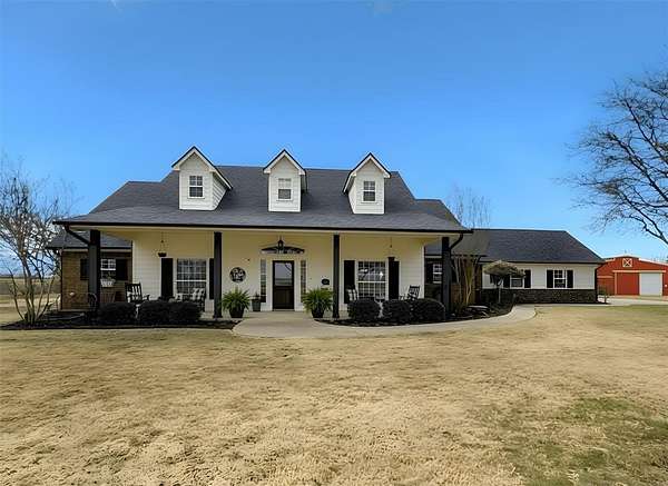 10 Acres of Land with Home for Sale in Denton, Texas