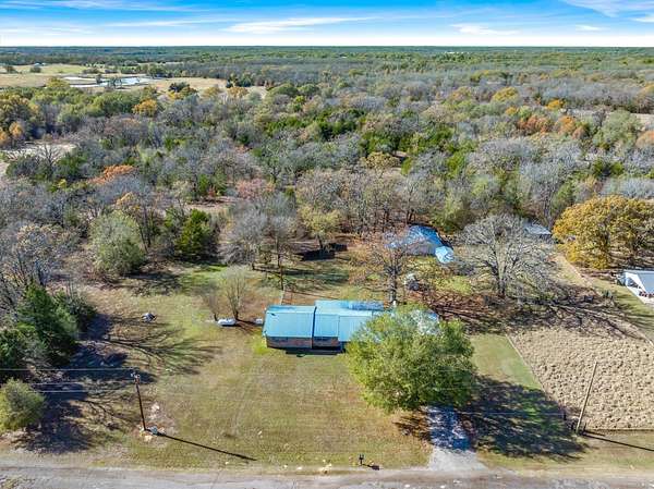 1.69 Acres of Land with Home for Sale in Fruitvale, Texas