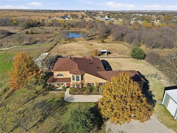 6 Acres of Residential Land with Home for Sale in Joshua, Texas