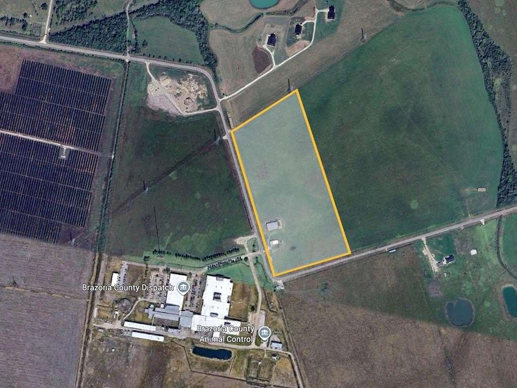 25 Acres of Agricultural Land for Sale in Angleton, Texas