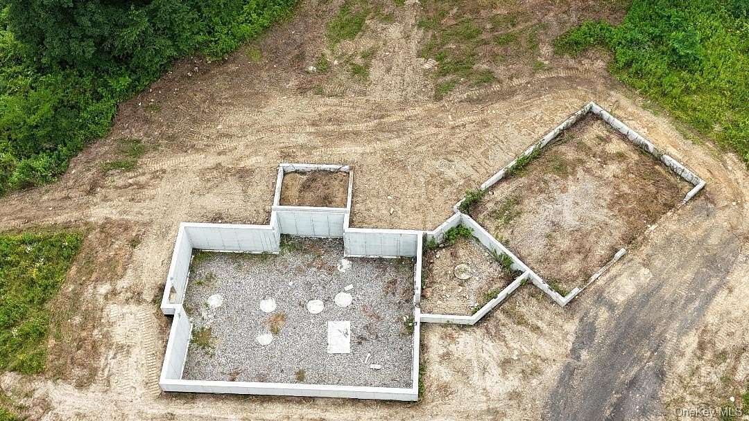 10 Acres of Residential Land for Sale in Fishkill, New York