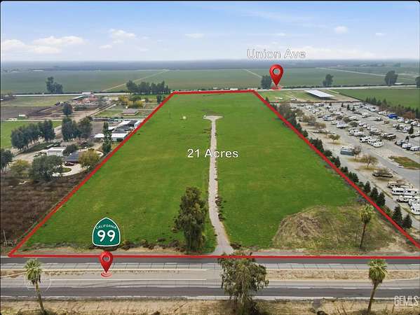 5.38 Acres of Commercial Land for Sale in Bakersfield, California