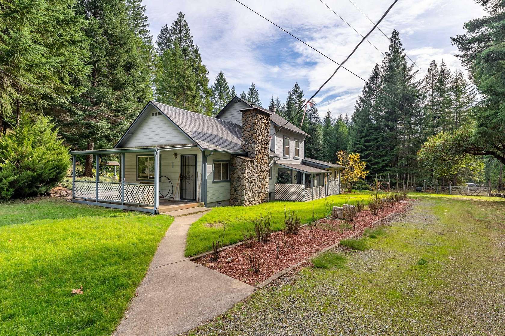 11.5 Acres of Land with Home for Sale in Glendale, Oregon