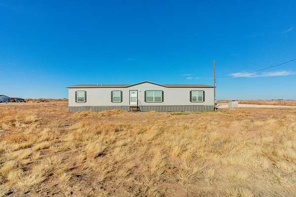 1.89 Acres of Residential Land with Home for Sale in Seminole, Texas