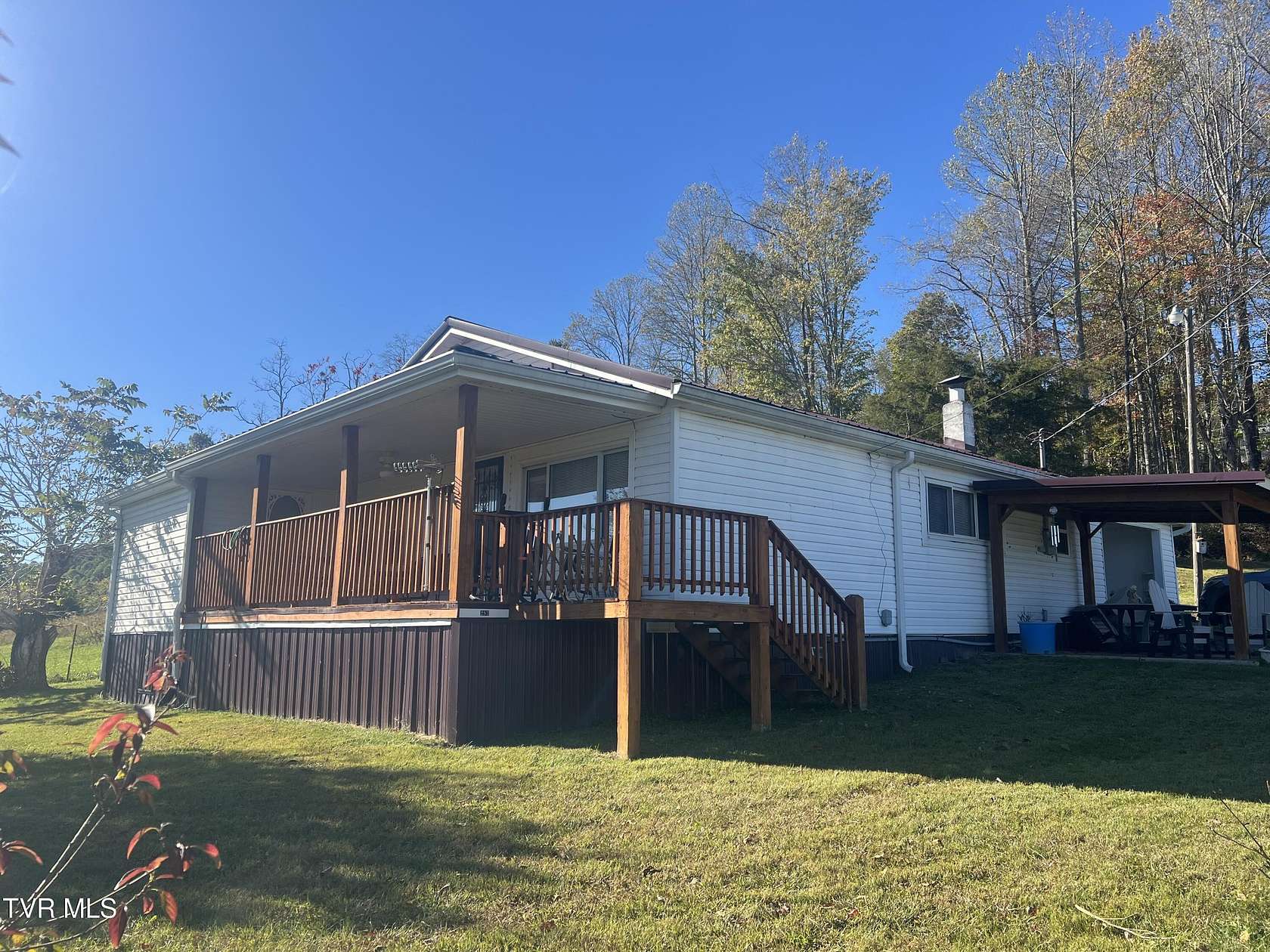 2 Acres of Residential Land with Home for Sale in Rose Hill, Virginia