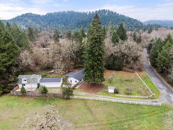 3.6 Acres of Residential Land with Home for Sale in Wolf Creek, Oregon