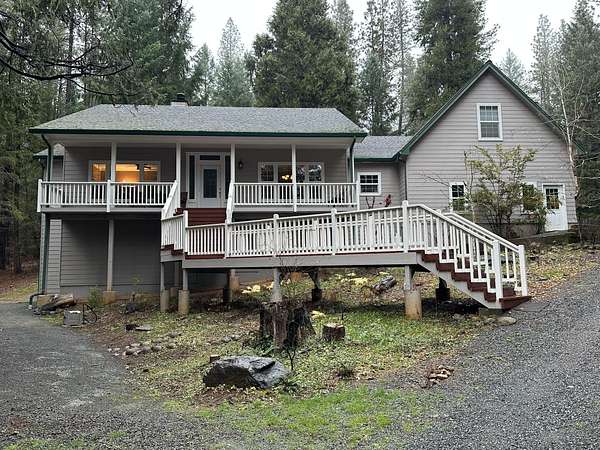 2.6 Acres of Residential Land with Home for Sale in Rogue River, Oregon