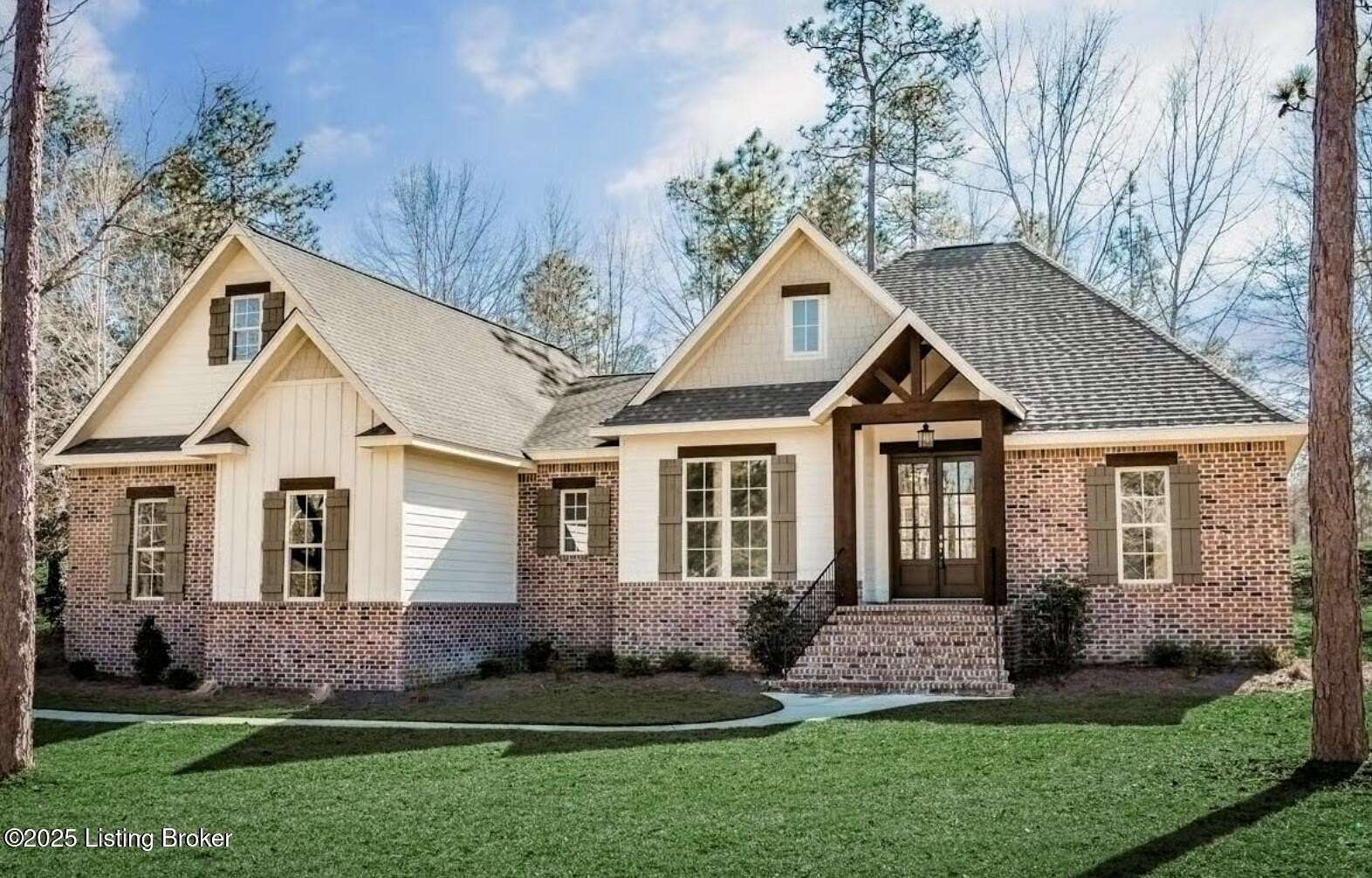 5.89 Acres of Residential Land with Home for Sale in Shelbyville, Kentucky