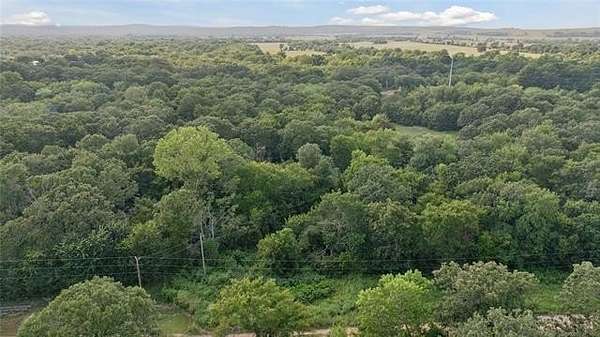 4.83 Acres of Residential Land for Sale in Henryetta, Oklahoma