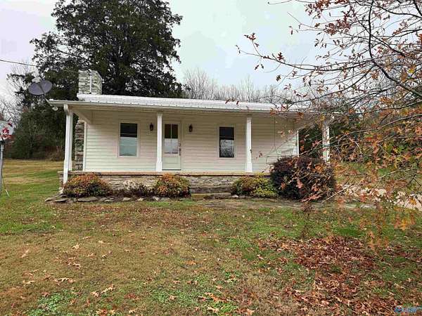 0.5 Acres of Residential Land with Home for Lease in Taft, Tennessee